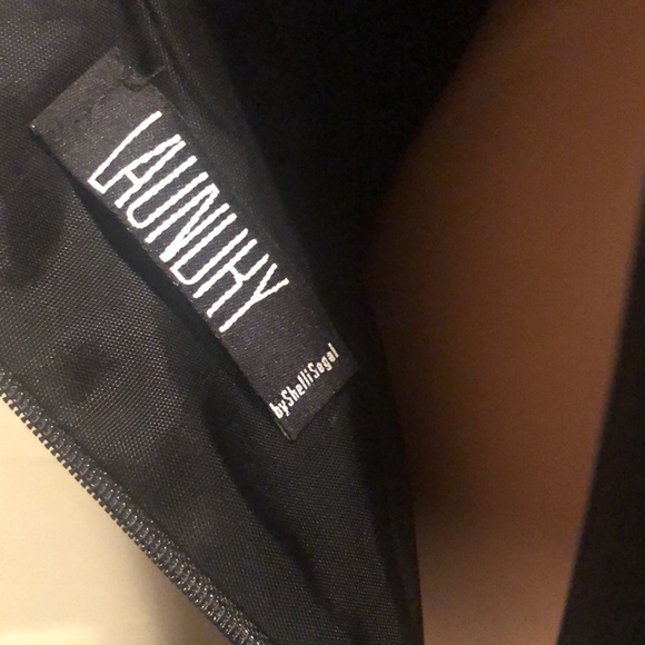 LAUNDRY by Shelli Segal black special occasion dress. Size 6 - Picture 6 of 6